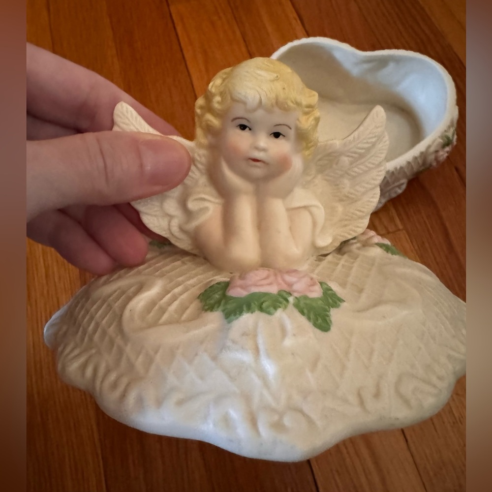 Vintage Cherub Trinket Box✨